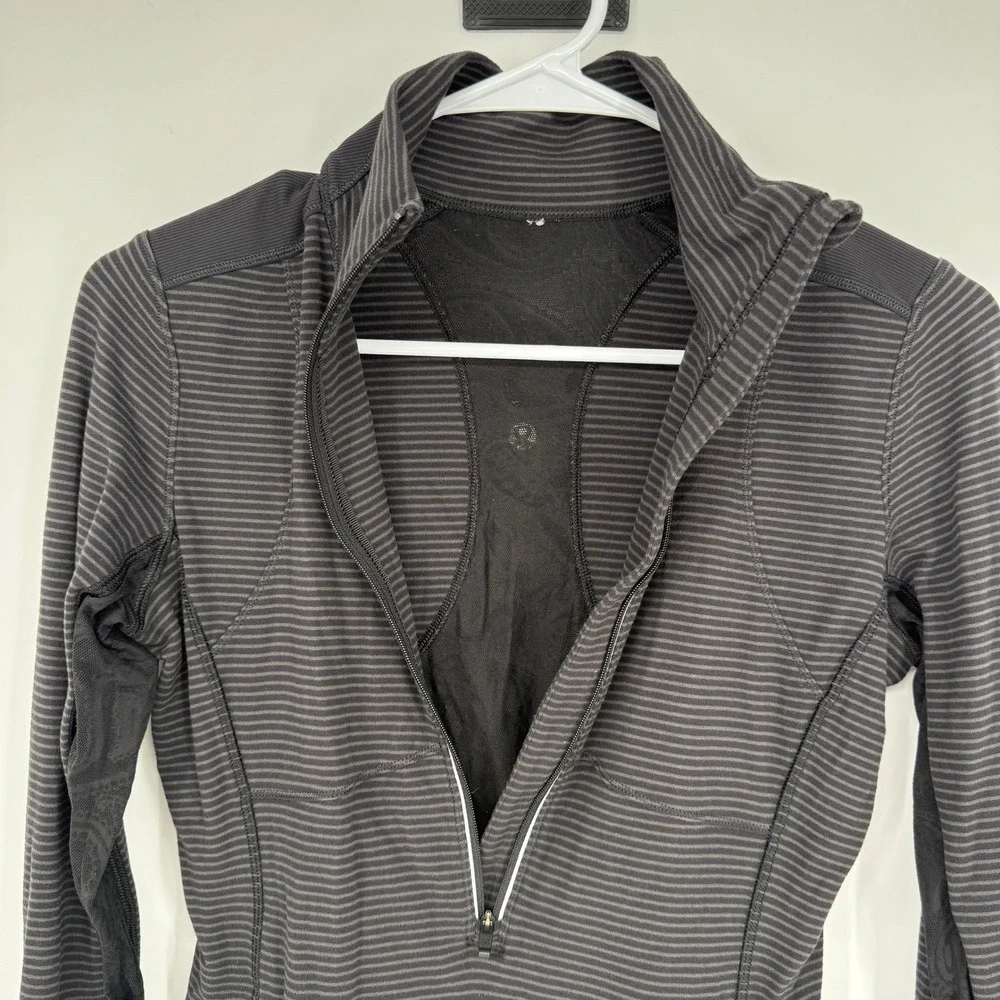 Lululemon Athletica Striped Quarter Zip Long Sleeve Athletic Jacket Women's‎ XS